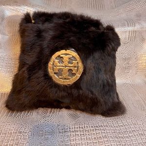 NWOT brown rabbit fur TORY BURCH shoulder bag.